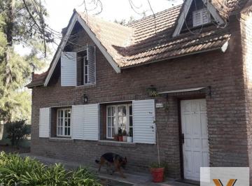 Casa · 350m² · 5 Ambientes · 3 Cocheras · Casa Quinta en Venta - 4 Dorm. 3 Baños - Coronel Brandsen