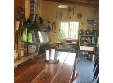 Casa · 87m² · 3 Ambientes · 1 Cochera · Venta PH de 3 Ambientes con Quincho en Zona Emaus