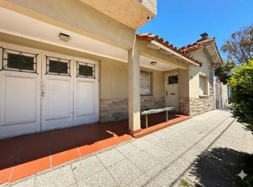 PH · 100m² · 3 Ambientes · 2 Cocheras · Almafuerte y Mitre - Chalet Al Frente con Garaje Doble