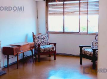 Departamento · 68m² · 4 Ambientes · Venta Departamento en Banfield Oeste de 4 Ambientes Oportunidad