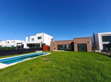 Casa · 152m² · 4 Ambientes · 2 Cocheras · Casa con Pileta Llave en Mano Pilar del Este