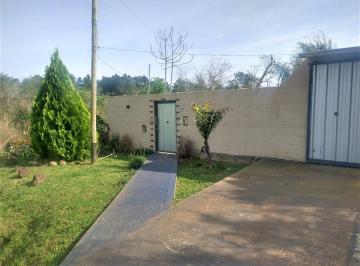 Casa · 70m² · 3 Ambientes · 2 Cocheras · (A382) Casa Semi Amoblada 2 Dorm. con Garage y Patio