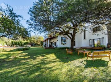 Casa · 298m² · 7 Ambientes · 2 Cocheras · Casa en Venta en Villa Allende