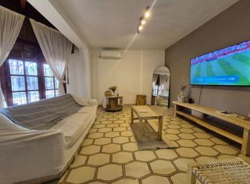 Casa de 5 ambientes, Córdoba · Propiedad con 3 Unidades y Renta Activa en Córdoba Ideal Para Inversión