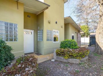Casa · 170m² · 6 Ambientes · 4 Cocheras · Venta Casa 6 Ambientes con Parque en Pilar