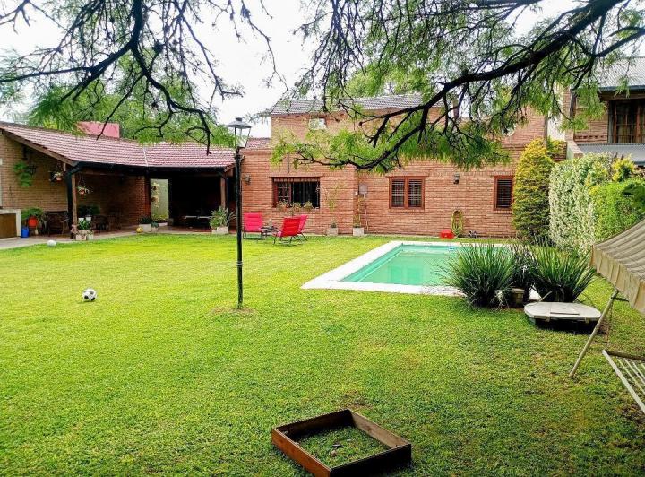 Casa · 750m² · 5 Ambientes