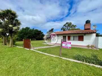 Casa · 100m² · 3 Ambientes · Casa 3 Ambientes con Gran Parque en Venta | Santa Isabel