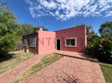 Casa · 99m² · 5 Ambientes · 1 Cochera · Venta de Casa 3 Dorm. 422 Entre 54 Bis y 155, La Plata Arturo Seguí, La Plata. Barrio Las Co