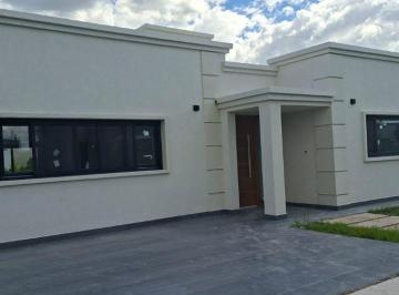 Casa de 5 ambientes, Ezeiza · Casa 5 Ambientes a Estrenar con Pileta en San Felipe – Canning