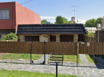 Casa de 3 ambientes, Ituzaingó · Casa con 350 m² y 2 Dorm. en Venta en Ituzaingó Norte