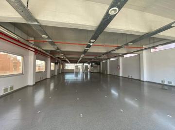 Edificio · 1937m² · Edificio Coorporativo con Estacionamiento