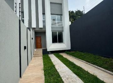 Casa · 169m² · 4 Ambientes · Cf1178 - Casa a Estrenar Venta - 3 Dorm. - Av Tacuarí y Corrientes