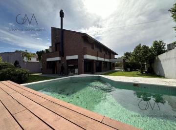 Casa · 425m² · 7 Ambientes · 2 Cocheras · Casa en Alquiler Temporal