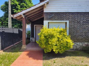 Casa de 5 ambientes, Quilmes · Venta de Casa de 4 Ambientes con Cochera Doble y Jardin en Quilmes
