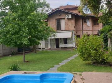 Casa · 200m² · 4 Ambientes · 3 Cocheras · Venta Casa de 4 Ambientes en Parque Leloir