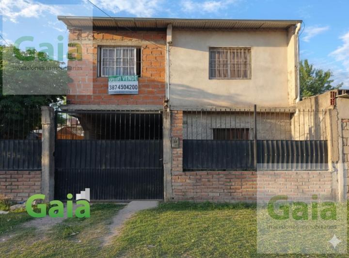 Casa · 200m² · 4 Dormitorios · 2 Cocheras