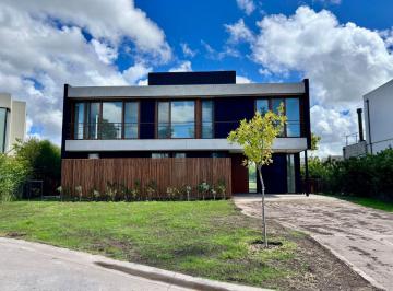 Casa de 7 ambientes, Tigre · Espectacular Casa en Venta con 4 Dorm. a La Laguna, en Cul de Sac, Dentro de La Isla en Laguna