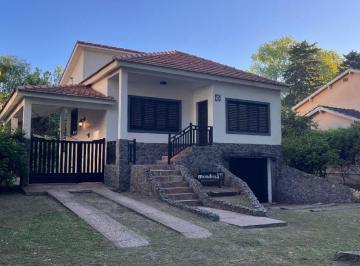 Casa de 4 ambientes, Santa Teresita · Casa Sola en El Lote