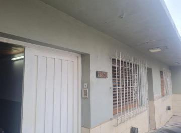 Casa de 5 ambientes, La Plata · Casa a Refaccionar en Venta Jose Hernandez La Plata 4 Dorm. Calle 29 Bis Entre 512 y 513