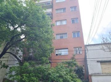 Departamento de 6 ambientes, La Plata · Departamento de 105 m² con 3 Dorm. en Venta en La Plata 2 Cocheras en 55 Entre 4 y 5