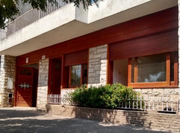 Casa · 202m² · 6 Ambientes · 1 Cochera · Venta - Casa de Dos Dorm. con Jardín. Arroyo Seco, Santa Fe.