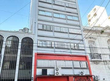 Edificio · 1945m² · 1 Cochera · Espectacular Edificio Comercial con Acceso Vehicular y Local en Once. Montacargas. Uriburu 200