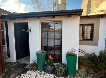 Casa · 300m² · 4 Ambientes · Propiedad con Local en Venta - San Martin 200, Colectora Ruta N°9, Funes.