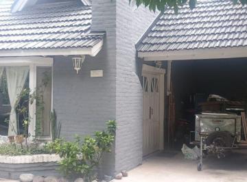 Casa de 4 ambientes, Moreno · Casa con 330 m² Totales y 2 Dorm. en Venta en Francisco Alvarez (Country Banco Provincia)