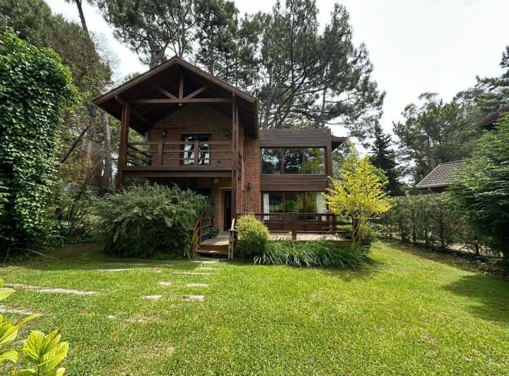 Casa · 130m² · 4 Ambientes
