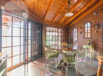Casa · 180m² · 3 Ambientes · 3 Cocheras · Casa en Lomas del Mirador