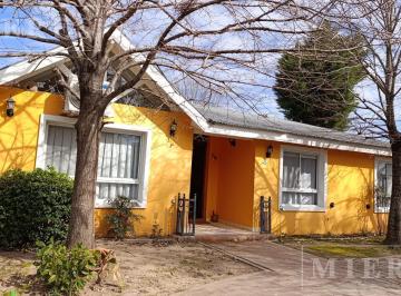 Casa · 173m² · 4 Ambientes · 2 Cocheras · Casa en Alquiler Amoblado Barrio Acacias Blancas, Ing Maschwitz