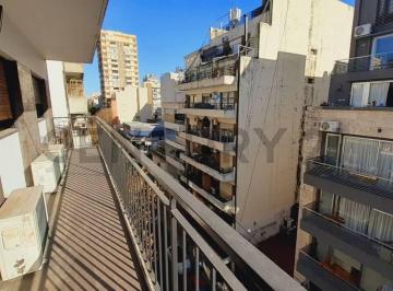 Departamento · 90m² · 4 Ambientes · 1 Cochera · Venta Departamento 4 Ambientes con Dependencia en Belgrano G