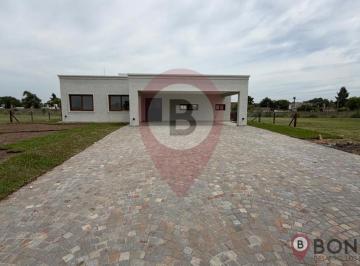 Casa · 208m² · 5 Ambientes · 4 Cocheras · Terralagos! Casa con Pileta Totalmente a Estrenar!