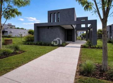 Casa · 126m² · 4 Ambientes · 2 Cocheras · Casa en Venta en San Ramón, Pilar del Este, Pilar