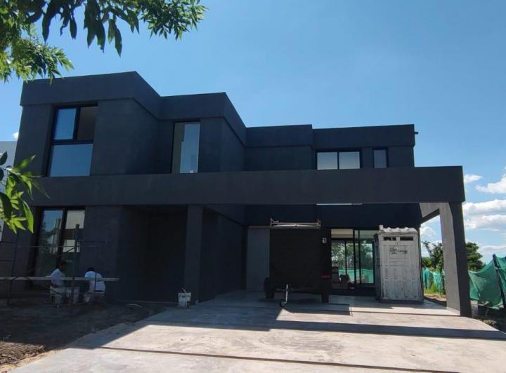 Casa · 180m² · 5 Ambientes · 2 Cocheras