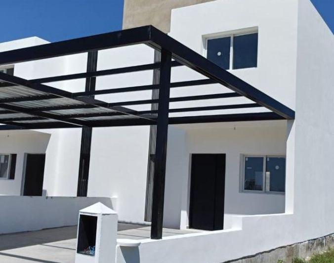 Casa · 130m² · 4 Ambientes · 2 Cocheras