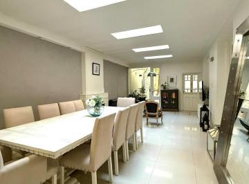 Casa · 300m² · 5 Ambientes · 1 Cochera · Casa 5 Ambientes en Caballito Alquiler