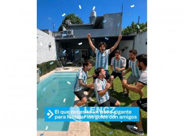 Casa · 268m² · 5 Ambientes · 2 Cocheras · Casa en Venta 5 Ambientes con Jardin, Pileta y Cochera Doble. Bernal Apto Credito Bancario