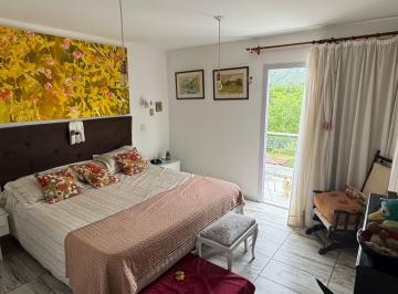 Casa · 183m² · 5 Ambientes · 1 Cochera · Casa en Venta 4 Dorm Villa Carlos Paz