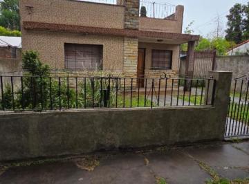 Casa · 122m² · 5 Ambientes · 2 Cocheras · Venta Casa 2 Familias, Temperley
