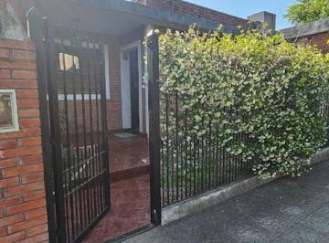 Casa · 80m² · 3 Ambientes · 2 Cocheras · Casa Americana