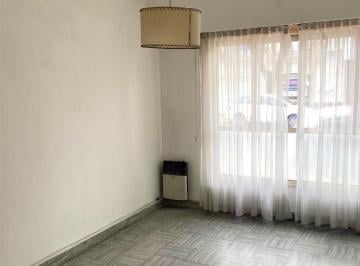 Departamento de 3 ambientes, La Plata · Departamento de 2 Dorm. C/patio en Calle 10 Entre 42 y 43, La Plata.