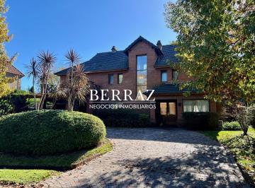 Casa · 273m² · 8 Ambientes · 2 Cocheras · Casa Venta 4 Dorm. Lote de 991 m² Ayres del Pilar
