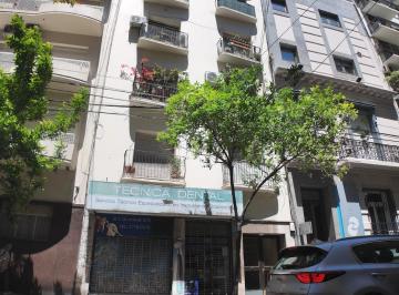 Departamento · 104m² · 4 Ambientes · Amplio Departamento en Recoleta Zona Facultades, a Reciclar. Edificio Racionalista, Oportunidad.