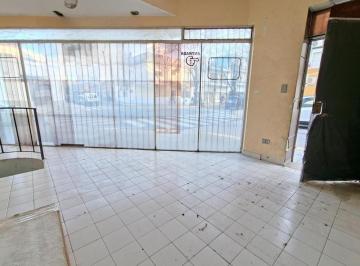 Local comercial · 60m² · Esquina Bajas Expensas con Sotano 2 Baños Muy Buen Locatario
