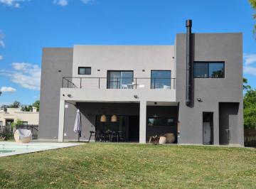 Casa · 245m² · 6 Ambientes · 2 Cocheras · Casa en San Sebastian Area 2 - 6 Ambientes