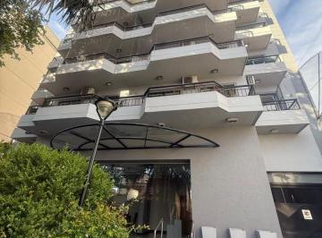 Departamento de 3 ambientes, Lanús · Departamento Tres Ambientes con Balcon y Cochera.