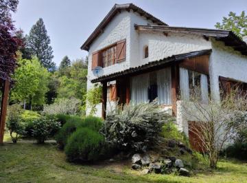 Casa · 157m² · 8 Ambientes · 1 Cochera · Casa en Villa Turismo - El Bolson - Rio Negro.
