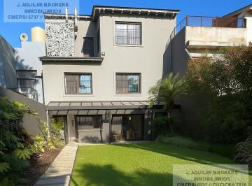 Casa · 450m² · 7 Ambientes · 1 Cochera · Casa 7 Ambientes Castelar Norte