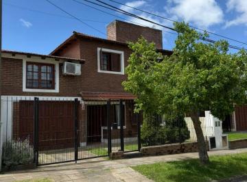 Casa de 5 ambientes, Tandil · En Venta Casa de Cuatro Dorm.!